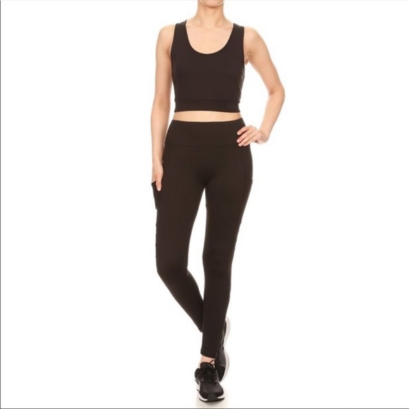 Pocket leggings Criss Cross & Crop top 2 Piece Set - Picture 4 of 5